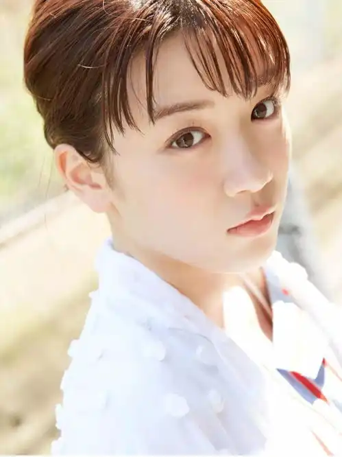 不输热巴杨幂,日本新生代流量女星生猛上位