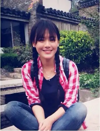 被鹿晗女友公开欺侮,开处女证明,身为影后却恋上身价悬殊的年下男友