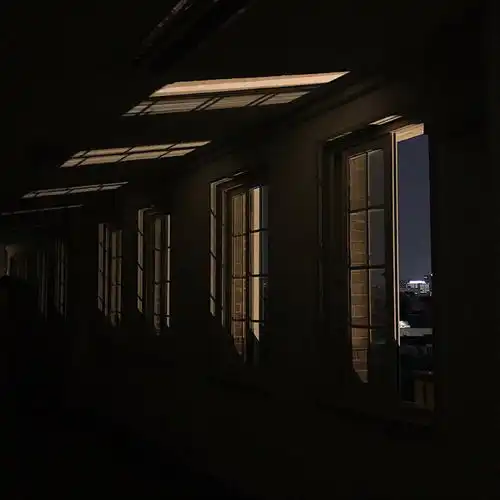 网易云音乐热评你有多久没有十点前睡觉了