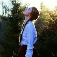 交朋友不用太啰嗦一句话开心qq女生头像我要个性网