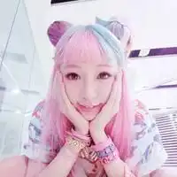 网红eva张倚雯