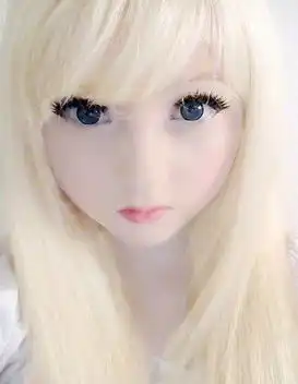 白化病萝莉酷似芭比娃娃受宅男追捧