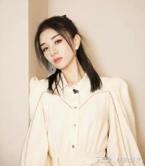 45岁黄奕确诊新冠全身症状特别明显,不仅咽如刀割,还呼吸困难