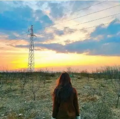 冷战中的男孩们有这些表现,表明非常爱你,并希望欣赏它