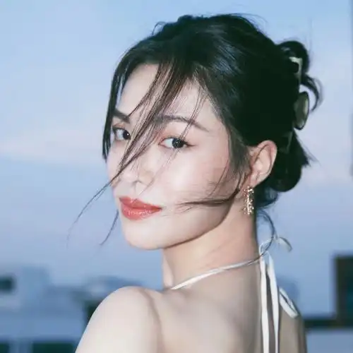 最近很热门的头像