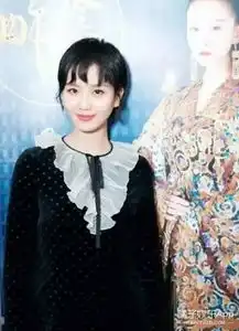 橘子娱乐舒淇也剪短发了女神都留短发了,长发的我果然没跟上时尚潮流