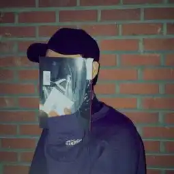 头像女霸气戴帽子口罩叫