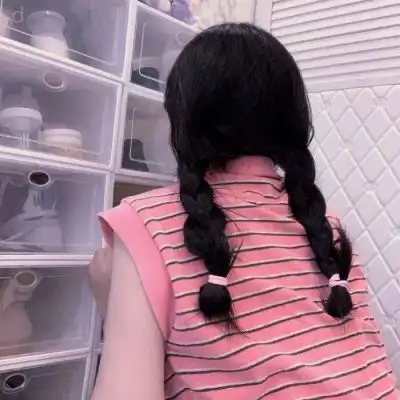 二兽原宿风时尚部位多人单张女头