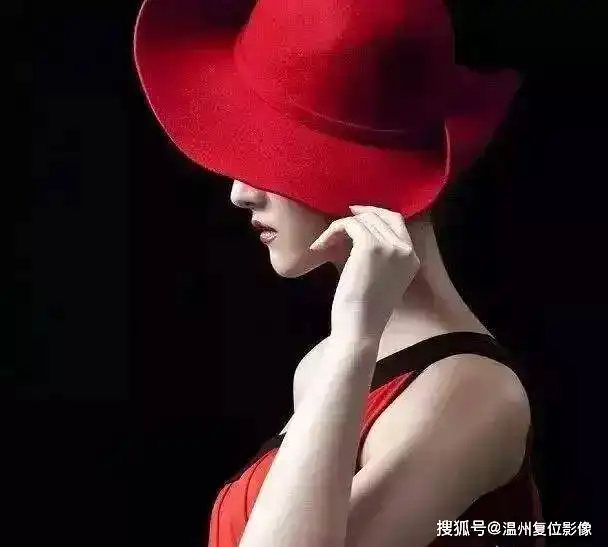 优秀的人像摄影,不仅仅是模特漂亮还有摄影师的专业指导