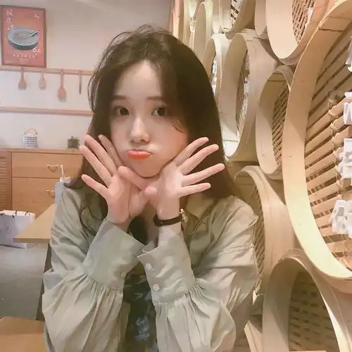 自带仙气的真人女生头像