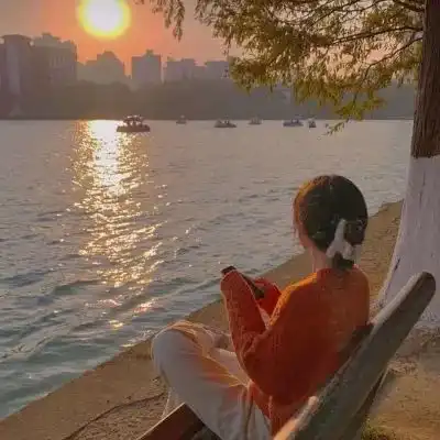 女生头像日落温柔女生头像
