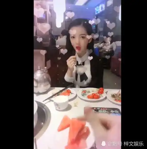 网红滤镜多强大开启的瞬间,路人秒变大美女,网友瞬间没爱了
