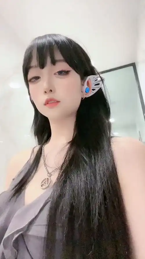 借一点干净的阳光让我怦然心动美女