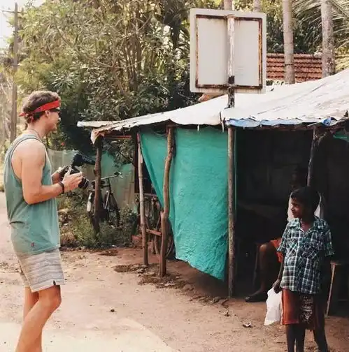 一个清洁工拍的照片一张卖6万,把美女娶回了家