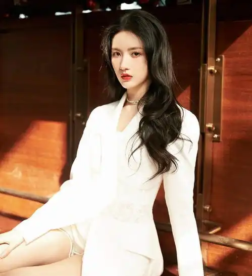 硬糖少女最新活动写真,刘些宁蕾丝西装超抢眼,张艺凡少女感十足