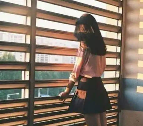 哥哥新婚第二天伤痕累累,我气冲冲找嫂子说理,爸妈却笑我不懂事