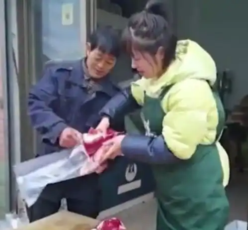 90后美女大学生辞职,用买房的钱回老家养牛,年产值近4000万