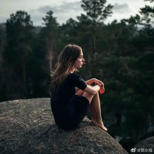 房子有什么好看的,看看美女多好