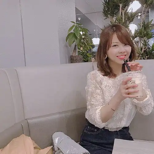 穿搭不同爱用彩妆也不同日本10位美女小姐姐的化妆包大公开