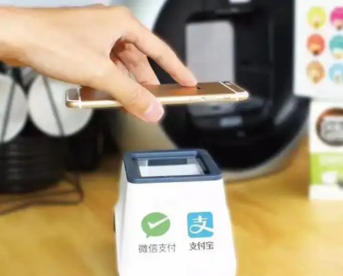 英国女生在中国生活4年,回国一周后开始吐槽太落后了