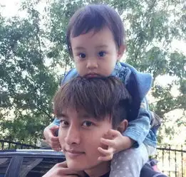 超清超萌小女孩头像李小