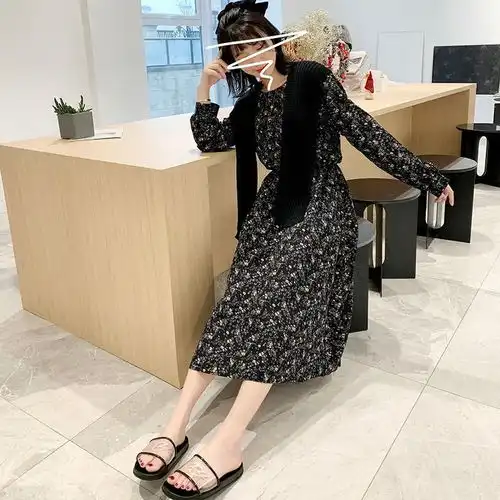 新款拖鞋女学生外穿一字拖休闲韩版时尚网红透明防滑家用平底凉鞋