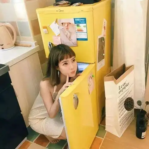 女生头像生死有命胖瘦在天