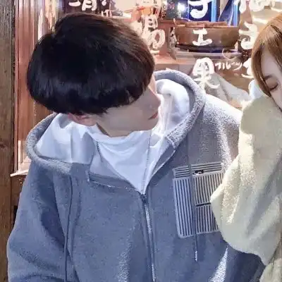 快手超火情侣头像真人一人一半2021如约而至不言而喻来日可期