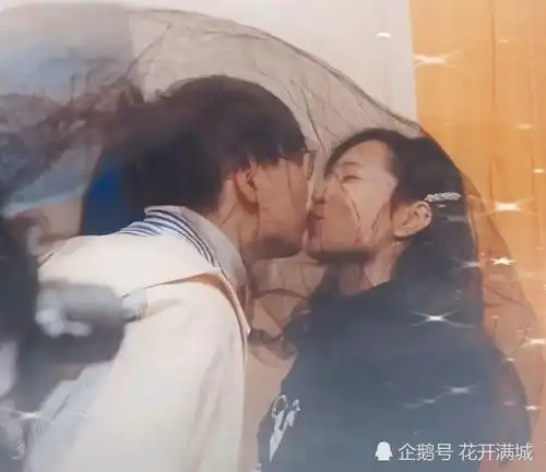 毛不易抖音公布恋情,与女友甜蜜亲亲,网友心碎了半截