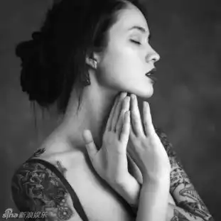 惊艳纹身痛并性感着