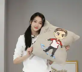 花滑闫涵参与改造新居综艺节目现场教关晓彤滑冰