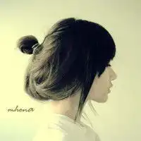 给我一些女生的qq头像,不能带字