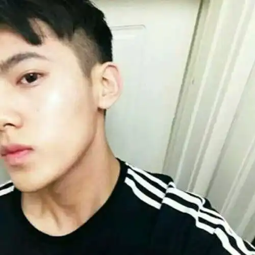 普通自然真人头像女侧脸