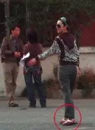街拍明星雷人照那英成居家主妇