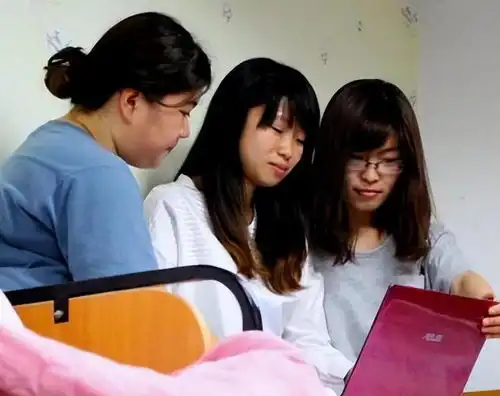 崇明岛有座房,211女生和爸爸通话内容曝光,室友想搬出寝室