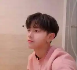 心理学注意了3个信号提示你,有人正在偷偷暗恋你