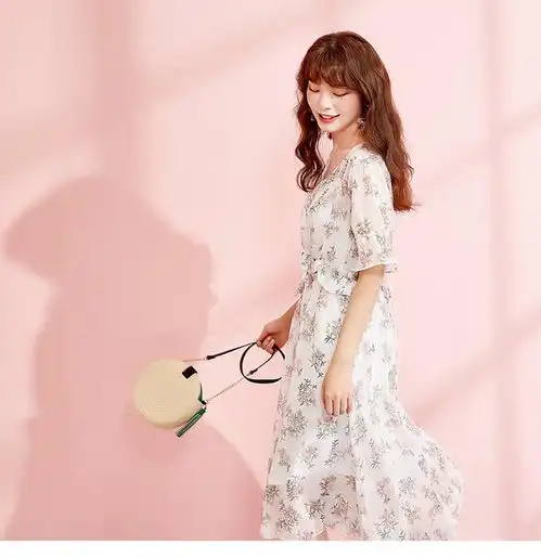 爱上粉色调清新的连衣裙,值得放入衣橱,成为人人羡慕的小仙女