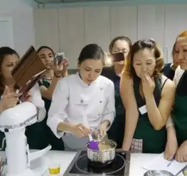 这位美国美女建筑师改行做蛋糕,堪比艺术品