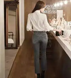 牛仔裤服装搭配女孩的最爱,好看的着装倍感成就感