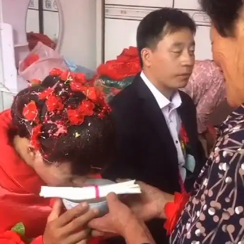 新娘是男扮女装来骗婚的吗差点以为就我一个人看出来了