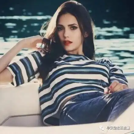 真人头像女生遮脸长腿欧