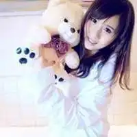 高清白衬衣看书女头像微信头像图片大全