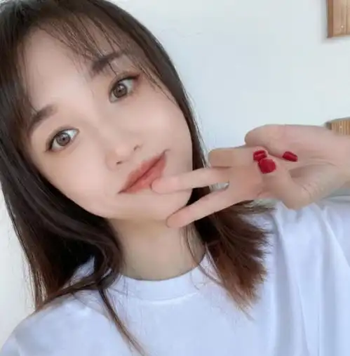 33岁美女网红确定离世,患上罕见癌症,从确诊到去世只有1年