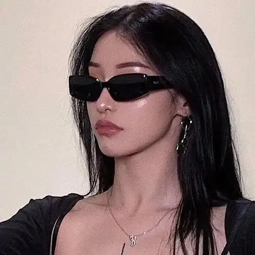 头像你是我枯水年纪里的一场雨