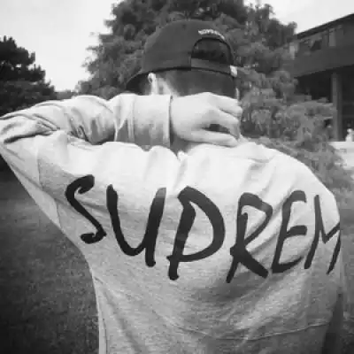 头像女背影霸气带字谢允