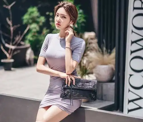 非常的时髦更有助于拉伸腿部曲线