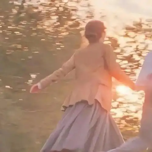 情侣头像有幸相遇,恰好合拍