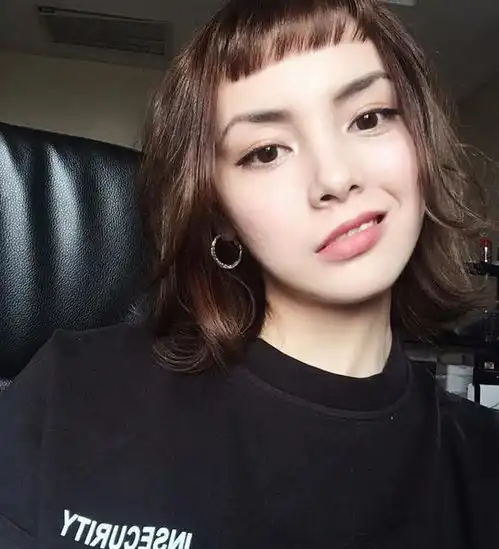 泫雅又带火了一款新发型叫一刀切,普通颜值还真驾驭不了