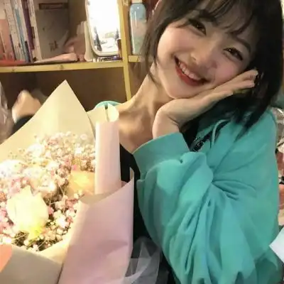 女生头像带花真人整容