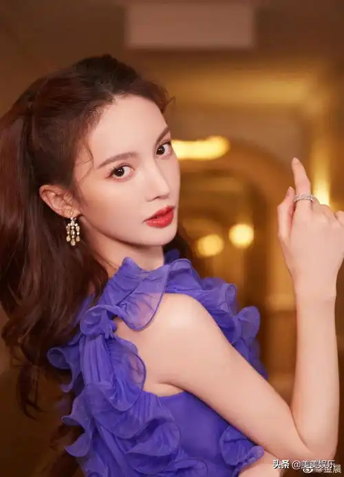 金晨李易峰被拍深夜聚餐疑假戏真做,男方火速澄清只是普通朋友